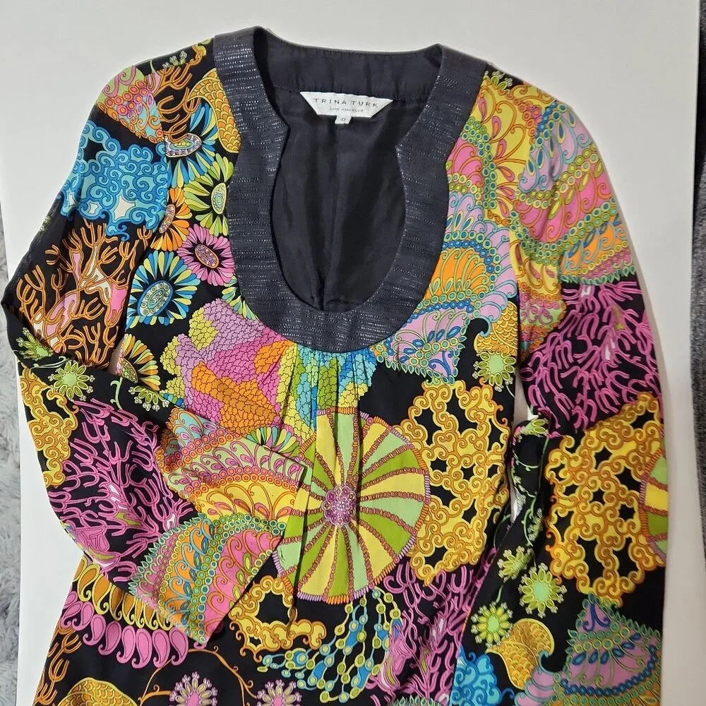 Trina Turk Silk Mini Dress Retro colorful print Bell Sleeve size 0 - Picture 2 of 11